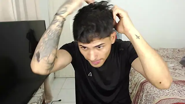 Snapshot of Alex_mojica chatting on 22, 10, 2025 Alex mojica online show from 22, 10, 2025