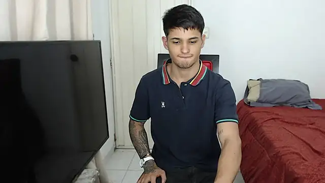 Snapshot of Alex_mojica chatting on 7, 11, 2025 Alex mojica online show from 7, 11, 2025