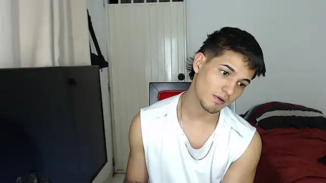 Snapshot of Alex_mojica chatting on 8, 11, 2025 Alex mojica online show from 8, 11, 2025