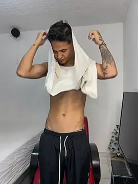 Alex mojica online show from 7, 2, 2026