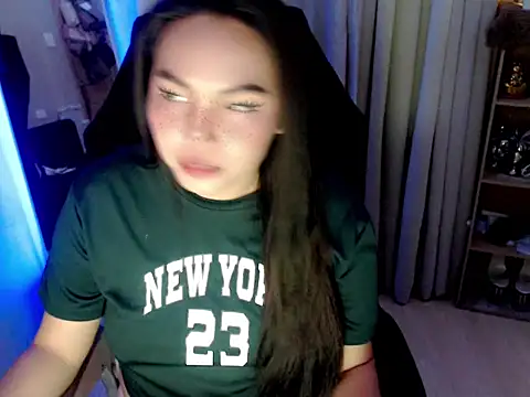 HolLyFaaCKer online show from 25, 2, 2026