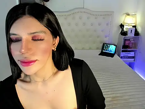 Snapshot of naughtyandreaxx chatting on 4, 7, 2026 naughtyandreaxx online show from 4, 7, 2026