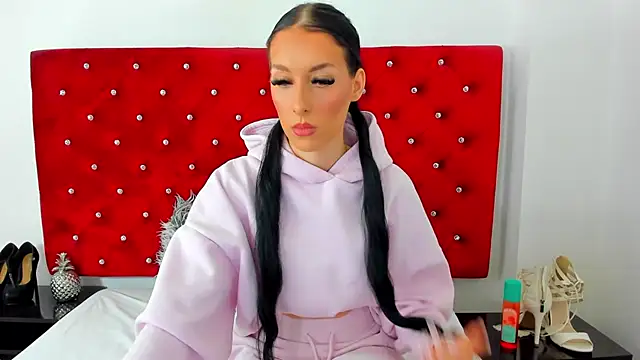 Snapshot of PleasureJasmine chatting on 19, 10, 2025 PleasureJasmine online show from 19, 10, 2025