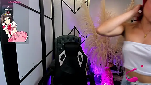 NahomiRichards  online show from 26, 2, 2026