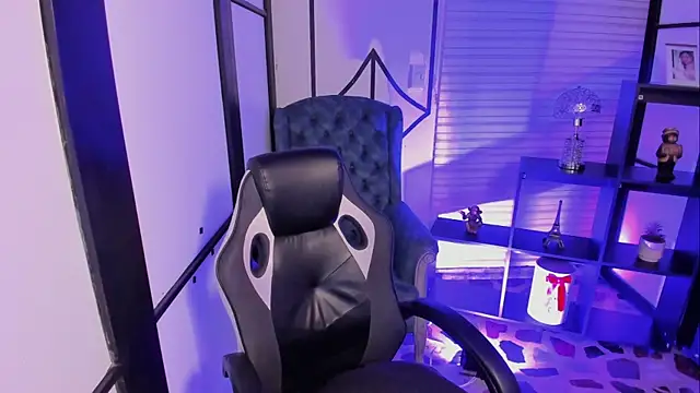 NahomiRichards  online show from 16, 10, 2025