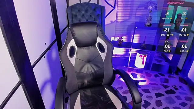 NahomiRichards  online show from 4, 11, 2025