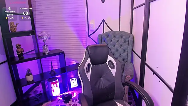 NahomiRichards  online show from 11, 11, 2025