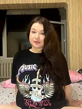 Snapshot of Di_Olivia chatting on 9, 11, 2025 Di Olivia online show from 9, 11, 2025