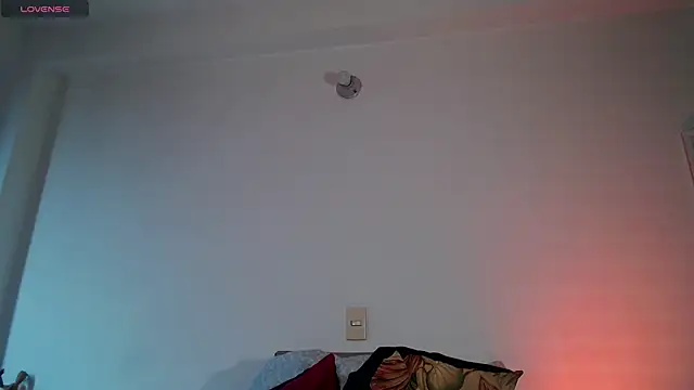 Snapshot of Theevae chatting on 12, 1, 2026 Theevae online show from 12, 1, 2026