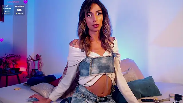 Snapshot of Theevae chatting on 17, 12, 2025 Theevae online show from 17, 12, 2025