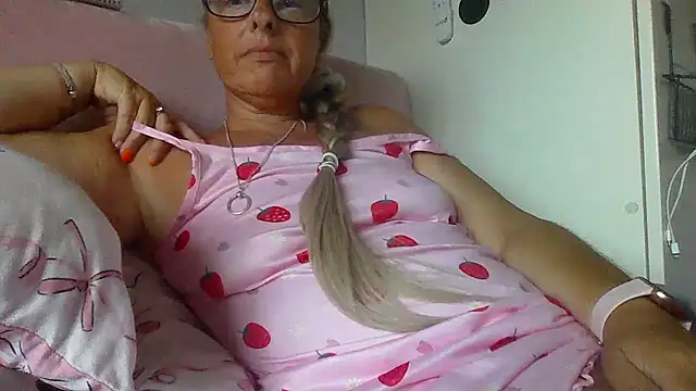 Snapshot of Anastasia-BlondeXX chatting on 18, 7, 2026 Anastasia-BlondeXX online show from 18, 7, 2026