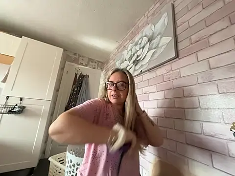 Anastasia-BlondeXX online show from 24, 2, 2026