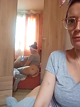 Mila Luciphya online show from 3, 2, 2026