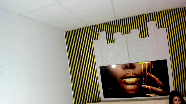 Snapshot of golden_girl_house chatting on 6, 11, 2025 golden girl house online show from 6, 11, 2025