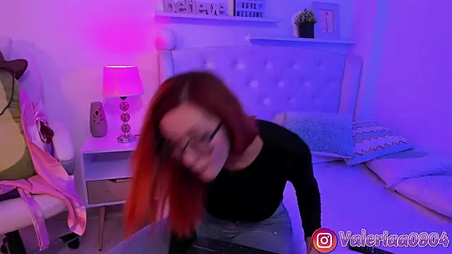 AmeliaRossi  online show from 19, 9, 2025