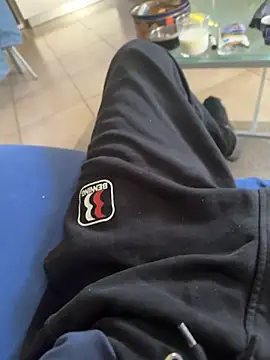 Manu97k online show from 26, 10, 2025