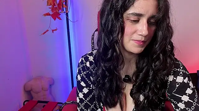 elowen halley1 online show from 1, 4, 2026