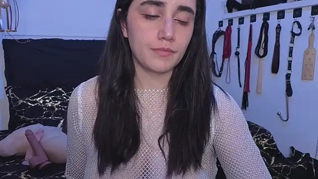 elowen halley1 online show from 8, 11, 2025