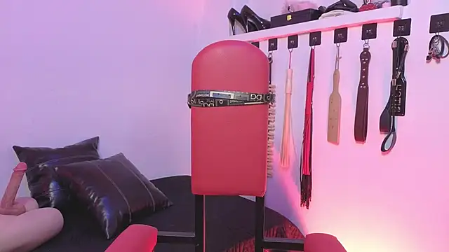 elowen halley1 online show from 6, 2, 2026