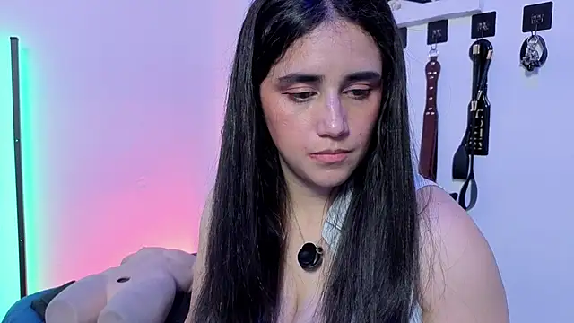 elowen halley1 online show from 13, 2, 2026