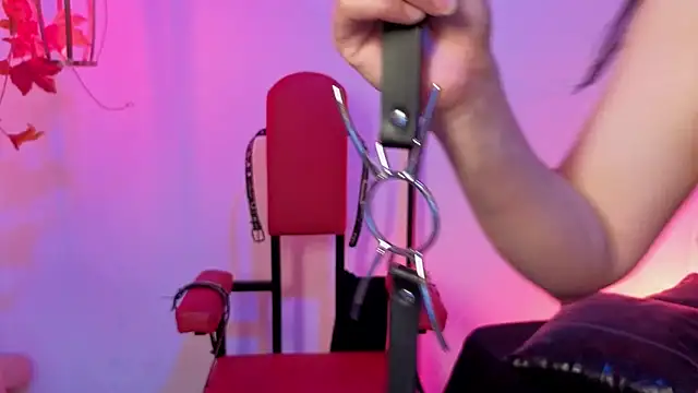 elowen halley1 online show from 4, 3, 2026