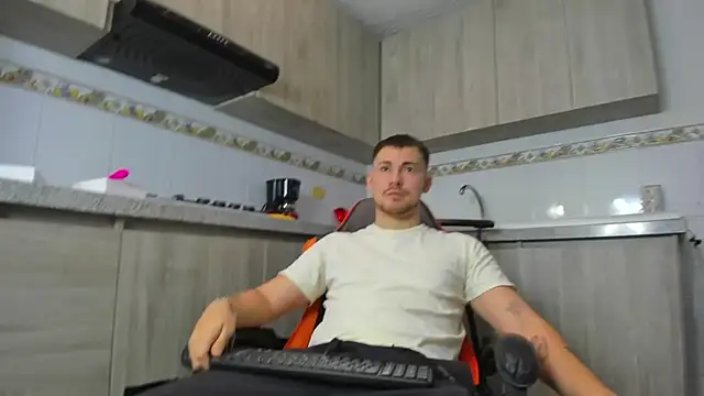 BrunoWalkerr online show from 17, 9, 2025