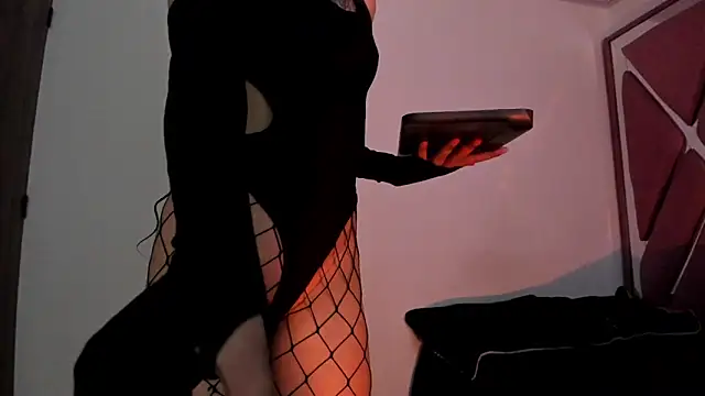 Alynn Bri  online show from 9, 2, 2026