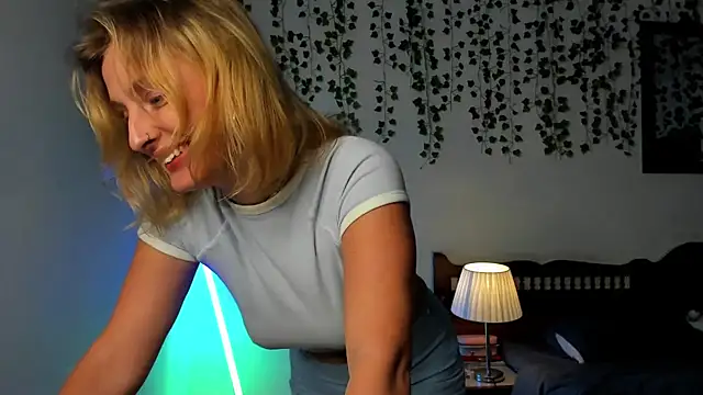 Ariana Spring online show from 23, 10, 2025