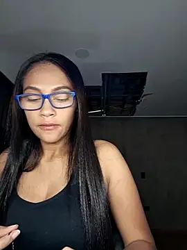 Snapshot of sarah_garcia_ chatting on 8, 11, 2025 sarah garcia online show from 8, 11, 2025