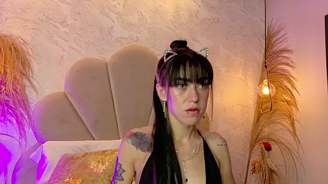 Snapshot of athziry_g chatting on 31, 10, 2025 athziry g online show from 31, 10, 2025