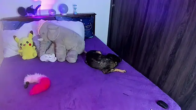 Flora Minx online show from 15, 11, 2025