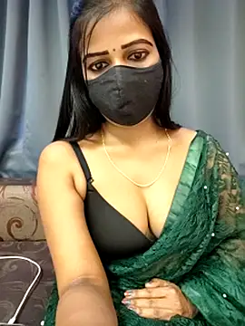 Snapshot of Misss-julli chatting on 19, 10, 2025 Misss-julli online show from 19, 10, 2025