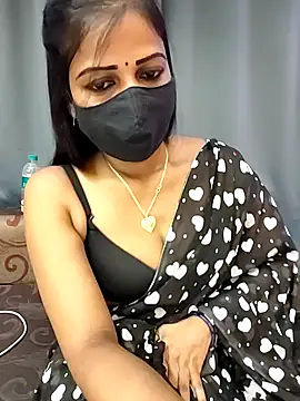 Snapshot of Misss-julli chatting on 4, 10, 2025 Misss-julli online show from 4, 10, 2025