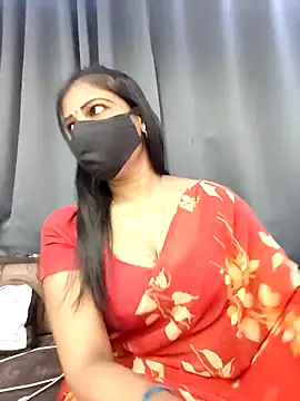 Snapshot of Misss-julli chatting on 14, 11, 2025 Misss-julli online show from 14, 11, 2025