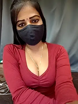 Snapshot of Misss-julli chatting on 13, 11, 2025 Misss-julli online show from 13, 11, 2025