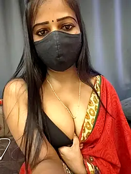 Snapshot of Misss-julli chatting on 11, 11, 2025 Misss-julli online show from 11, 11, 2025