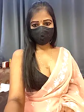 Snapshot of Misss-julli chatting on 26, 11, 2025 Misss-julli online show from 26, 11, 2025