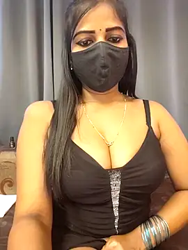 Snapshot of Misss-julli chatting on 23, 11, 2025 Misss-julli online show from 23, 11, 2025