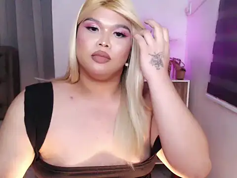 Ellise Hilton online show from 5, 12, 2025