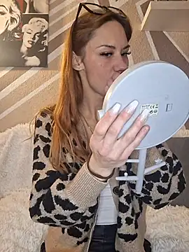 SlimBellaa online show from 8, 1, 2026