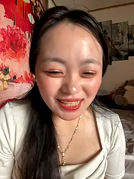 Julia-Elsa online show from 3, 10, 2025