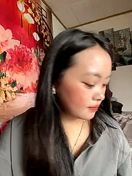 Julia-Elsa online show from 7, 10, 2025
