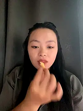Julia-Elsa online show from 14, 9, 2025