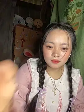 Julia-Elsa online show from 1, 10, 2025