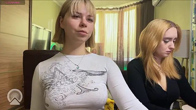 xxx sandra  online show from 12, 3, 2026