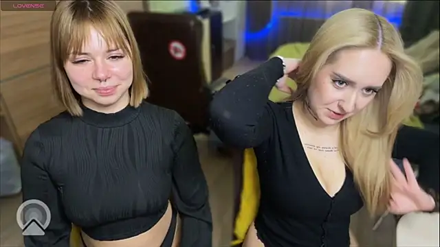 xxx sandra  online show from 15, 4, 2026