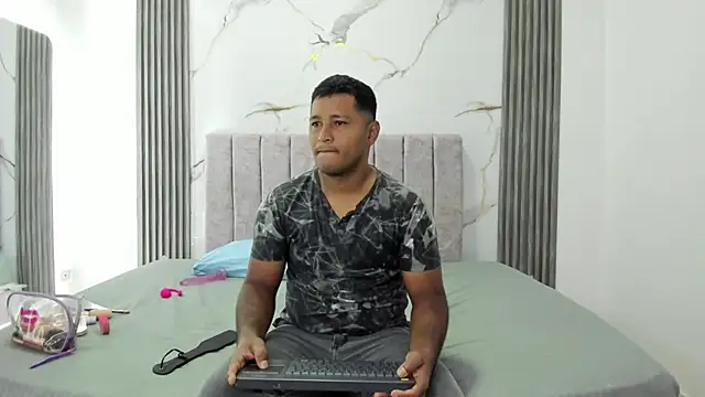 Snapshot of brutal_sex_love chatting on 25, 4, 2026 brutal sex love online show from 25, 4, 2026