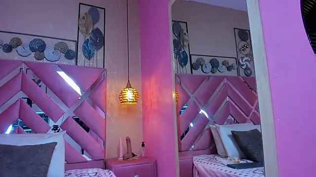 Snapshot of SweetMichel_ chatting on 30, 10, 2025 SweetMichel online show from 30, 10, 2025