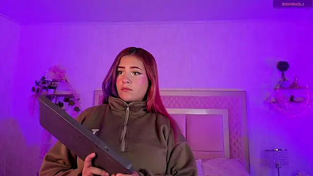 Snapshot of AlanaOdison chatting on 20, 10, 2025 AlanaOdison online show from 20, 10, 2025