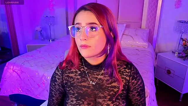 Snapshot of AlanaOdison chatting on 5, 11, 2025 AlanaOdison online show from 5, 11, 2025